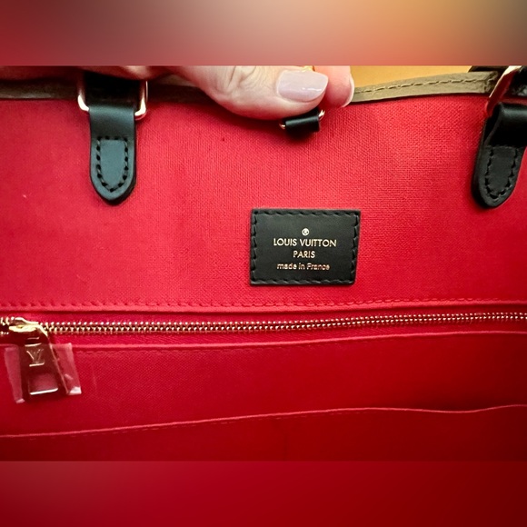 Louis Vuitton OnTheGo GM - Picture 11 of 11